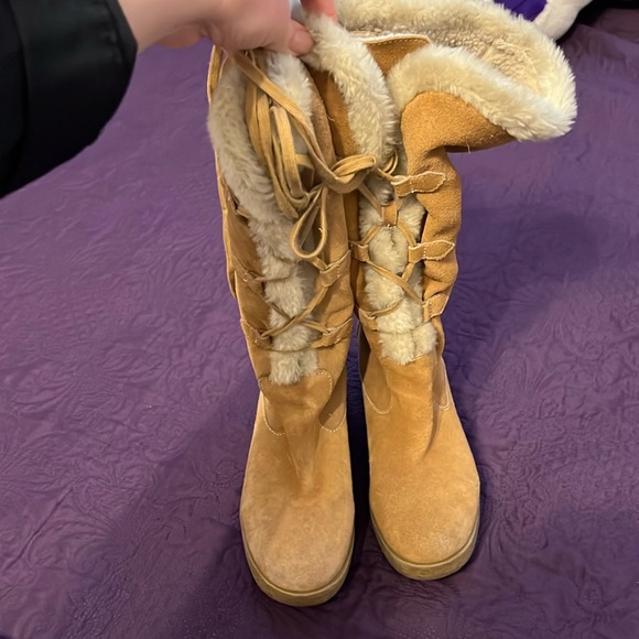 Fur and suede leather Micheal Kors boots. Very good condition. - Picture 1 of 9